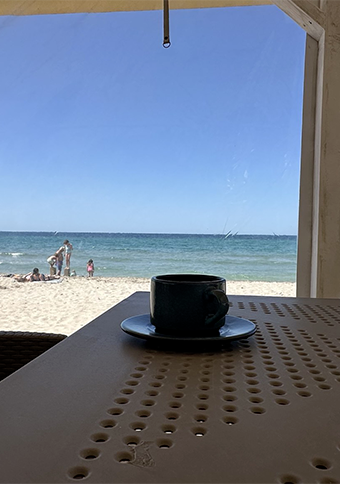 Кофе рядом с домом отдыха в Штормовом
